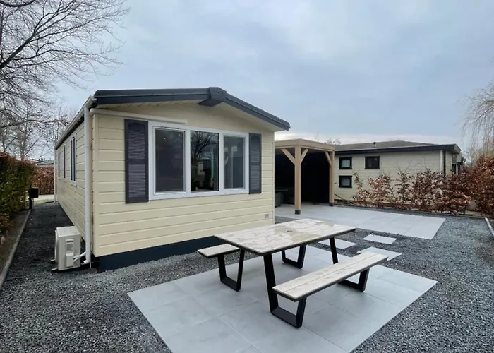 Mooie Op De Veluwe Aan De Rand Het Veluwemeer 샬레 *