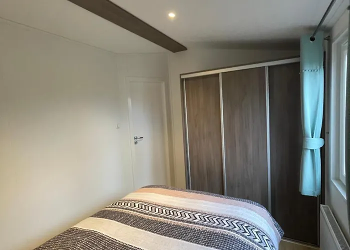 Mooie Op De Veluwe Aan De Rand Het Veluwemeer 샬레 *